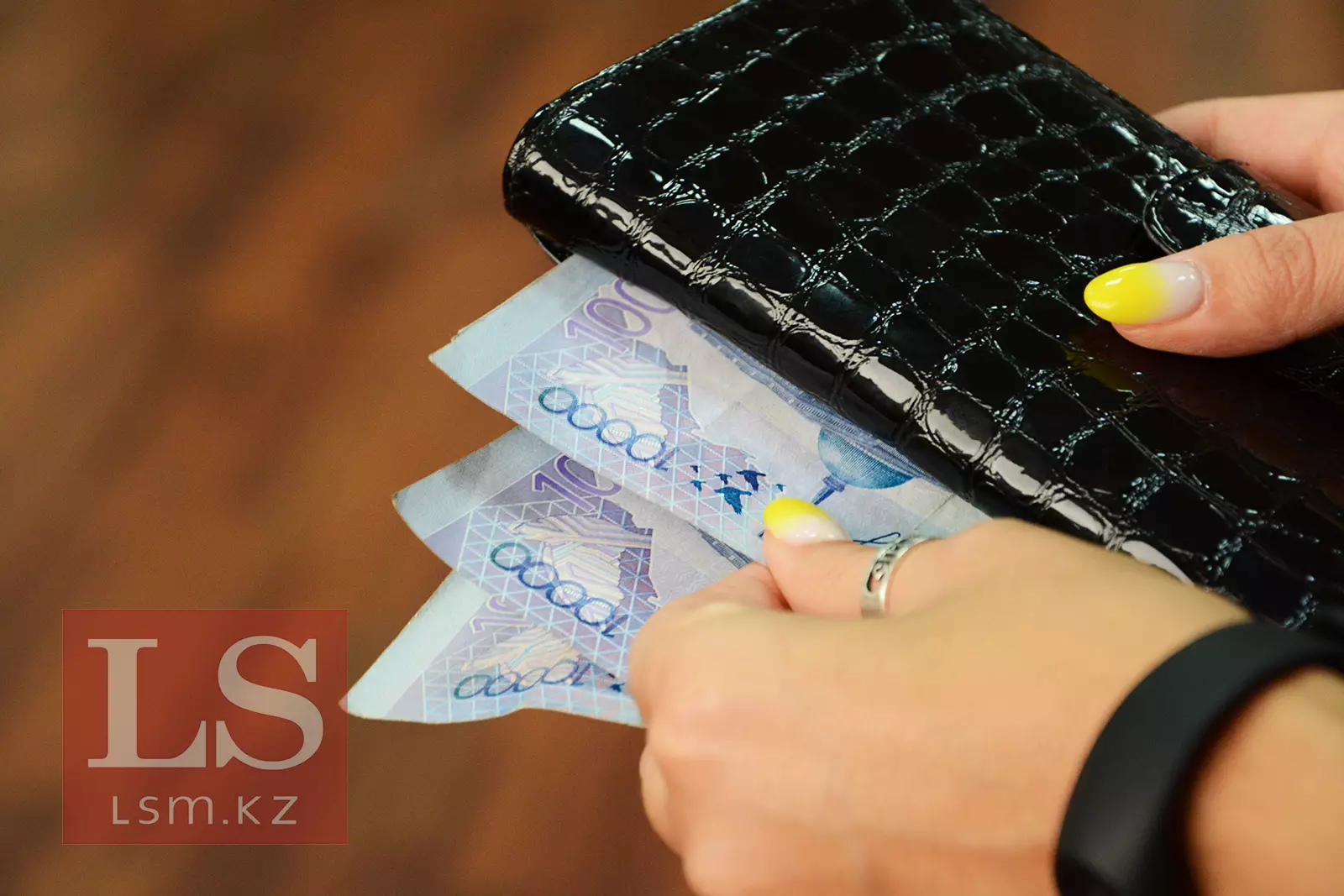 Сколько казахстанцев имеют доход более миллиона тенге