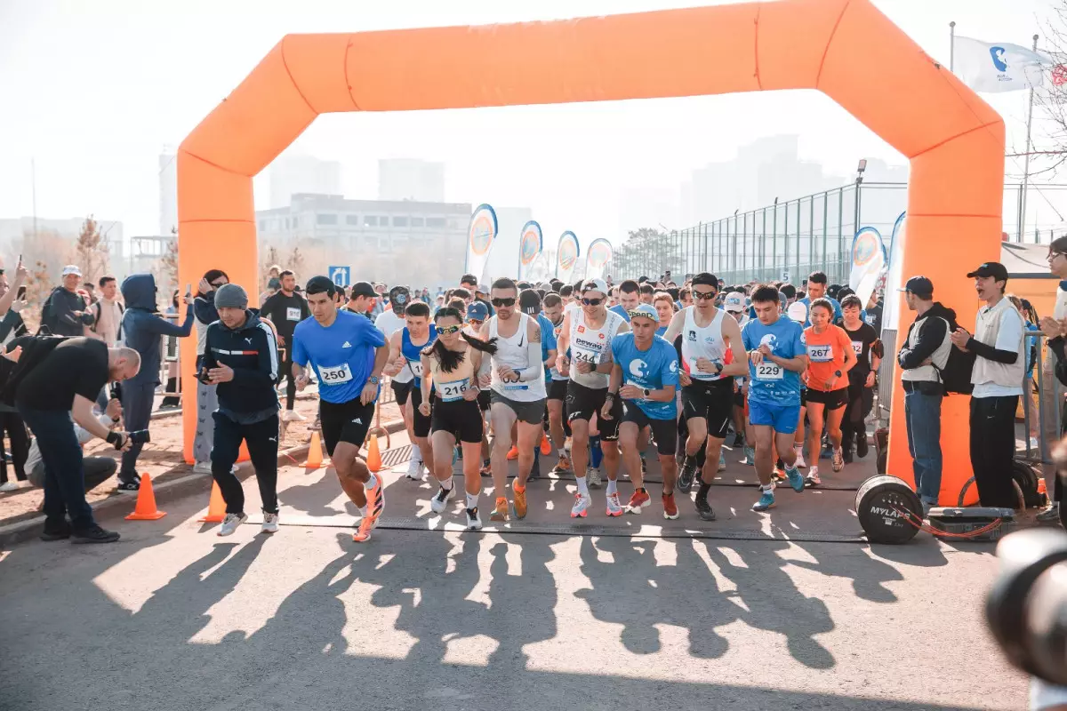 «Run for autism» жүгіруден қайырымдылық марафонына 16 қаладан 2 мыңнан астам адам тіркелді