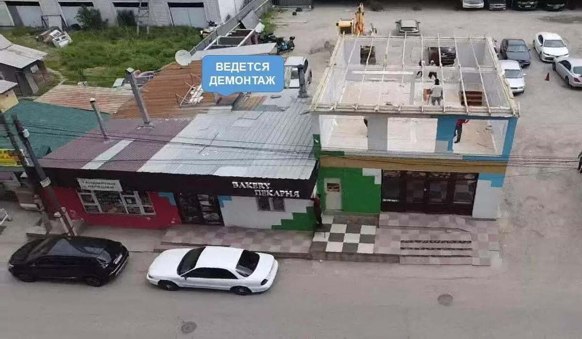 Столовую с магазином принудительно сносят в Алматы