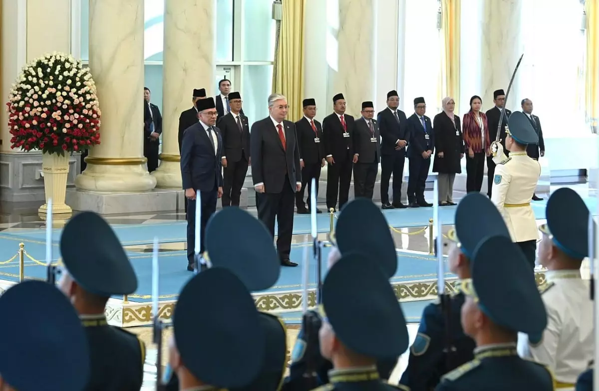 Премьер-министр Малайзии прибыл в Казахстан с официальным визитом