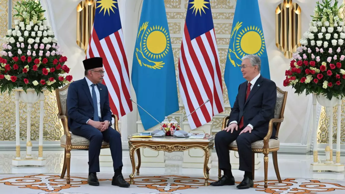 Токаев встретился с Премьер-министром Малайзии Анваром Ибрагимом
