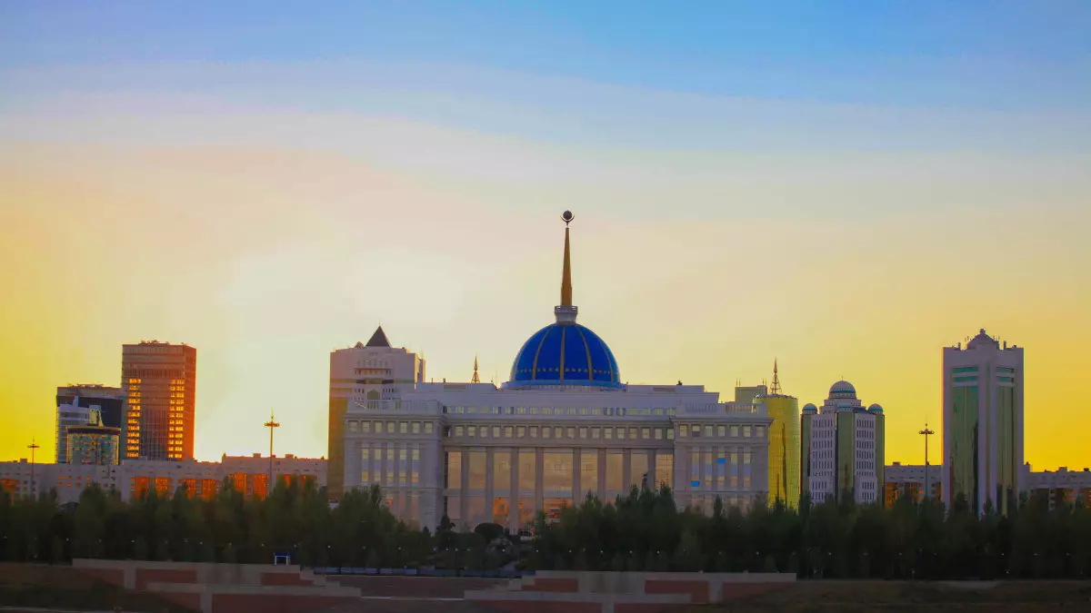 Президент подписал закон, запрещающий въезд в Казахстан педофилам и экстремистам
