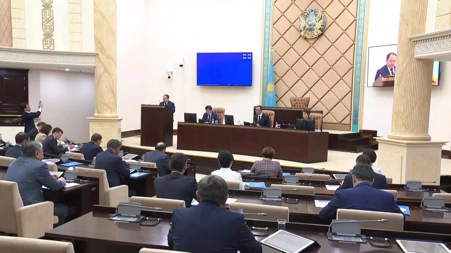 В Сенате предложили обязать казахстанцев страховать недвижимость