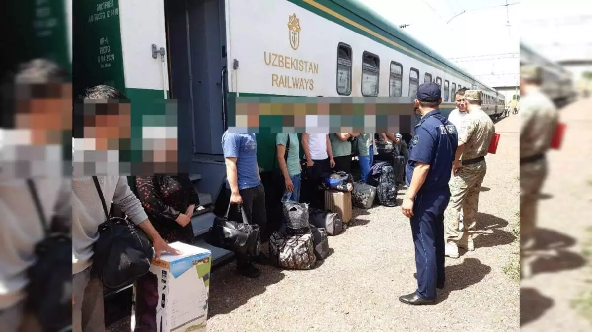 18 иностранцев сняли с поезда в Туркестанской области