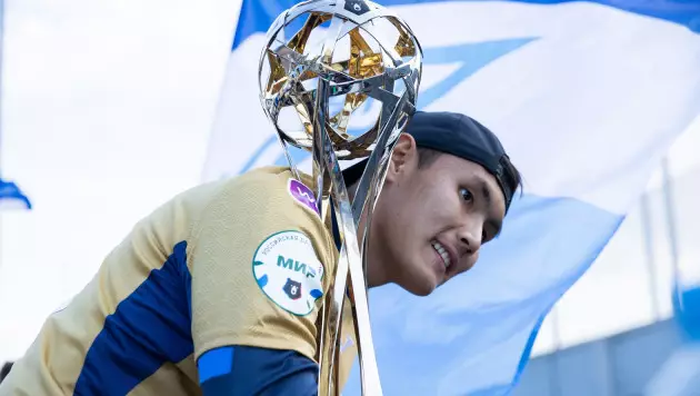 Сразу три трофея? Казахстанские футболисты идут к золотой концовке европейского сезона