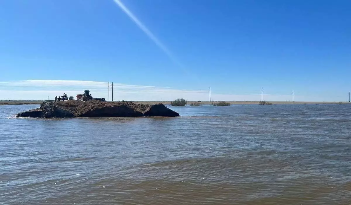 Уровень воды в Урале превысил критический уровень еще в одном селе (ВИДЕО)