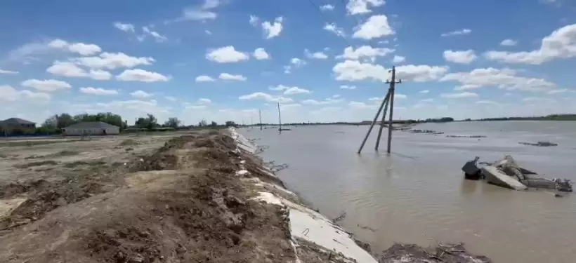 Уровень воды продолжает подниматься в одной из рек Атырауской области