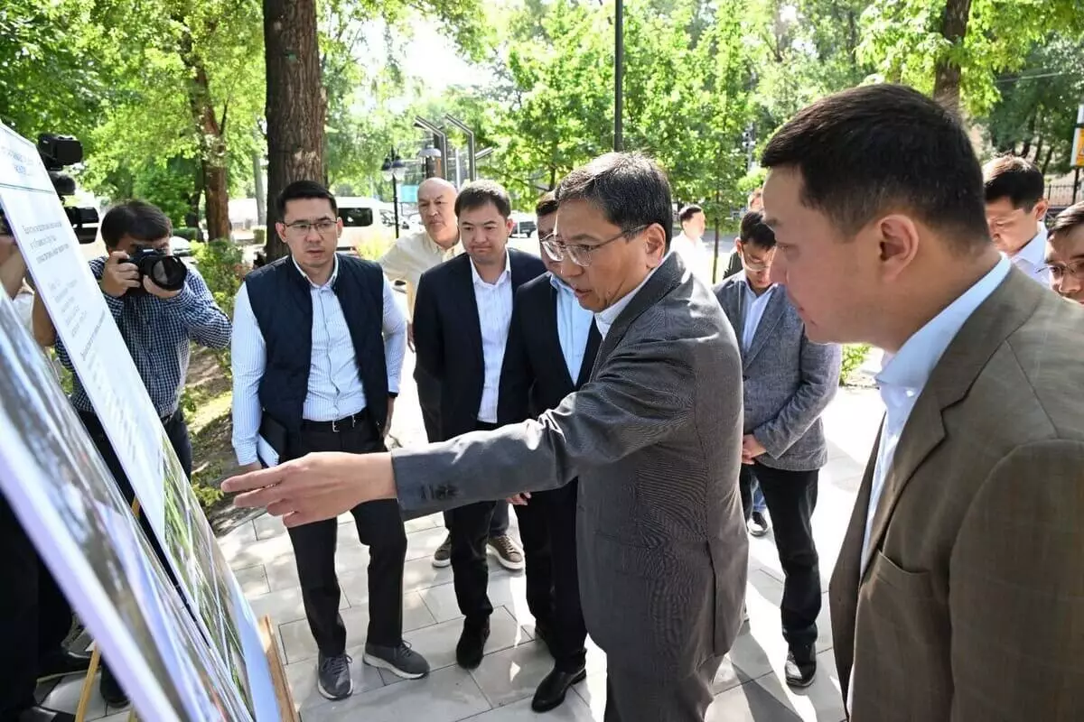 В Алматы благоустроят разделительную полосу по проспекту Абая