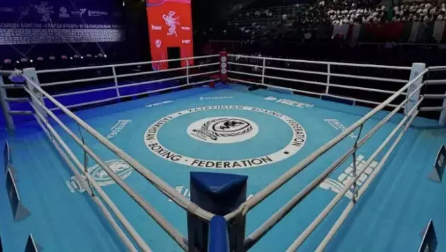 Кровавая битва с участием казаха определила первого финалиста турнира по боксу