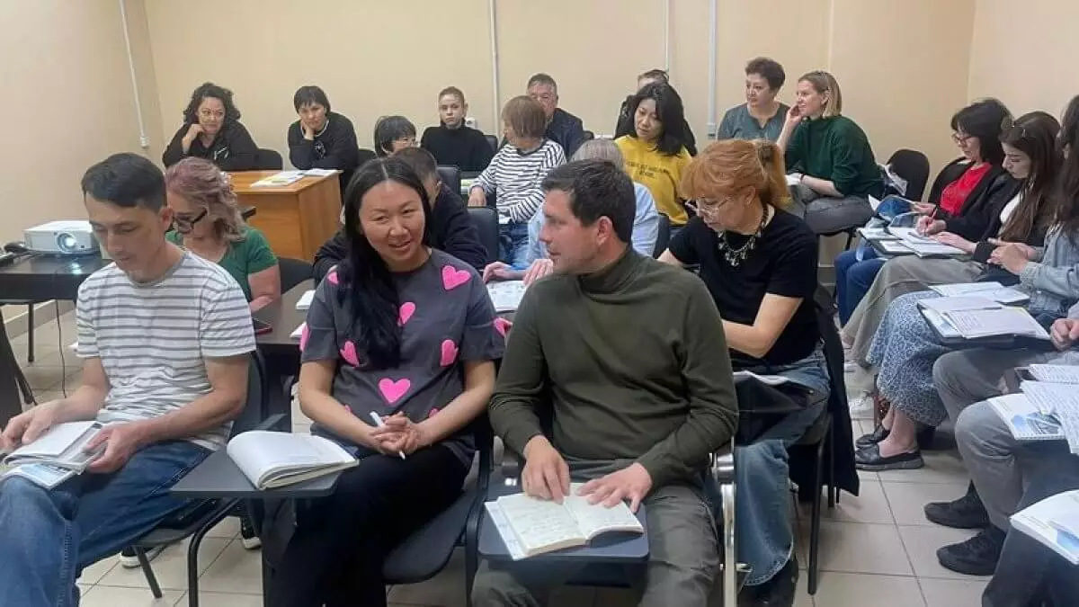 Карагандинцам организовали бесплатные курсы казахского языка