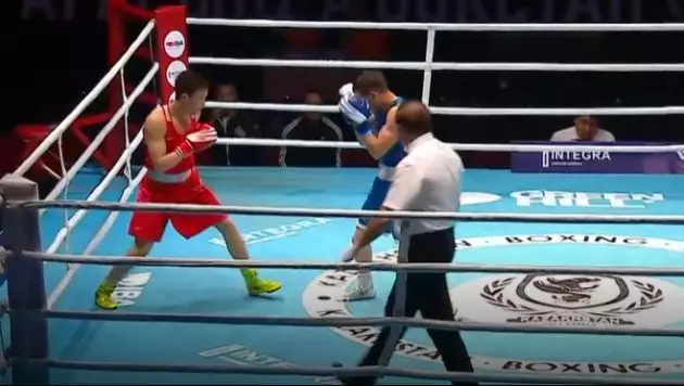Разгромом с нокдауном обернулась дуэль Узбекистан - Казахстан в боксе