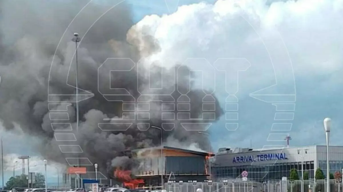 Аэропорт вспыхнул в Минеральных Водах во время прилёта борта из Астаны - россСМИ