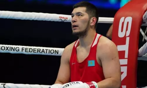 Декласс с нокдауном в бою Казахстан — Азербайджан определил финалиста турнира по боксу 