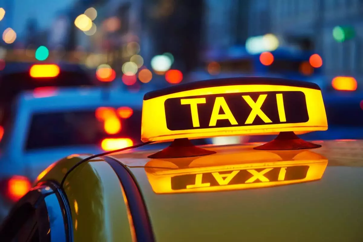 Ограничить рост цен на такси предложили в Казахстане