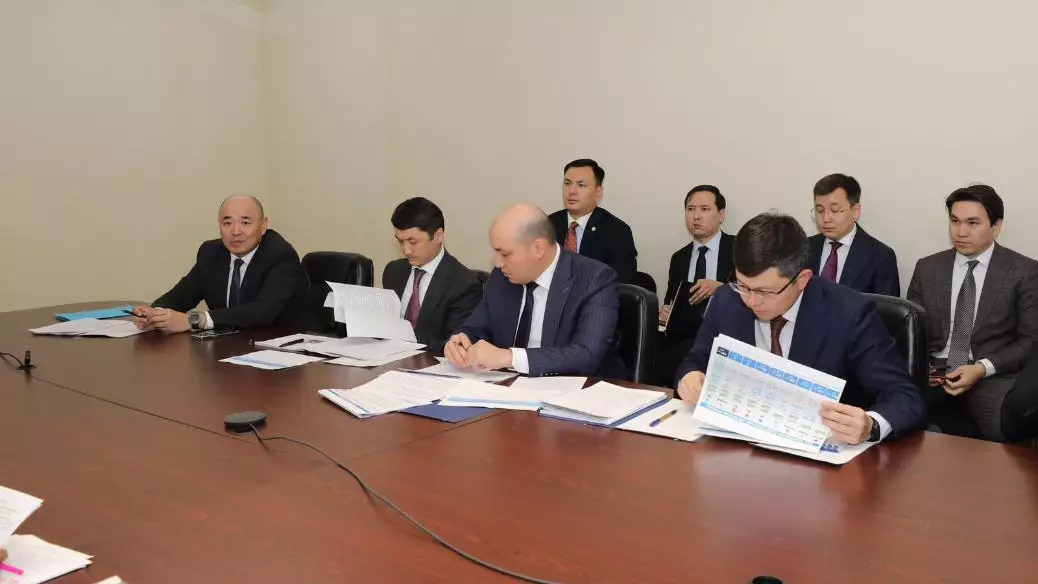 Вопросы утильсбора обсудили с участием министра промышленности и строительства Каната Шарлапаева