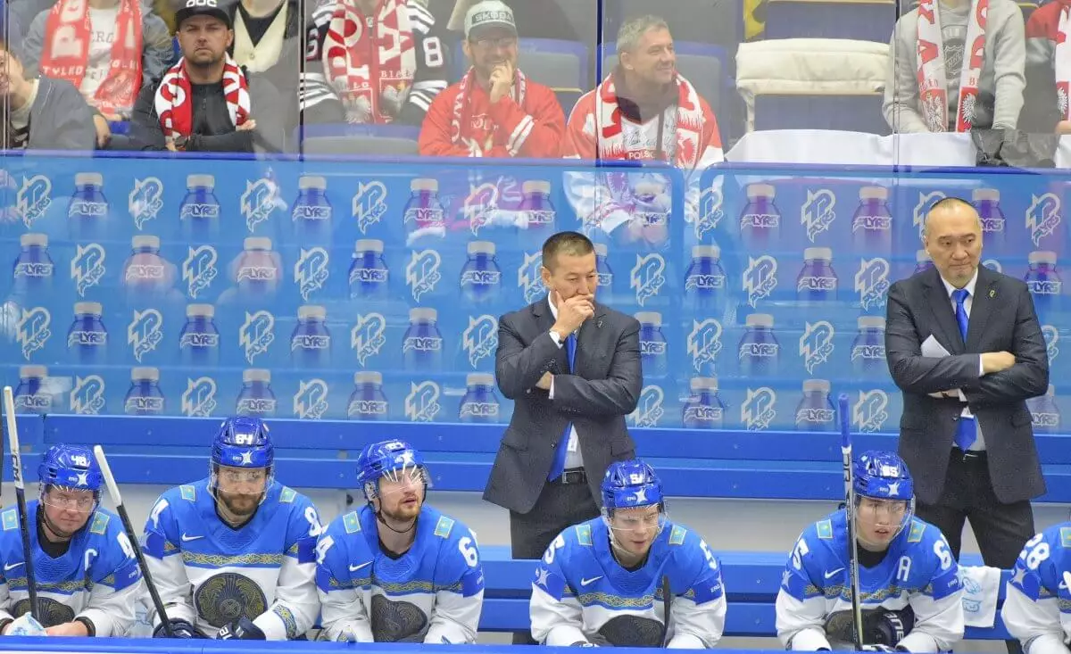 Казахстан проиграл Германии со счетом 2:8 на чемпионате мира по хоккею