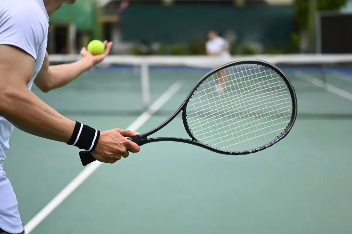 Как правильно выбрать теннисную ракетку: основные характеристики