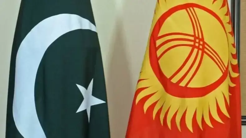 Премьер-министр Пакистана прокомментировал беспорядки в Бишкеке