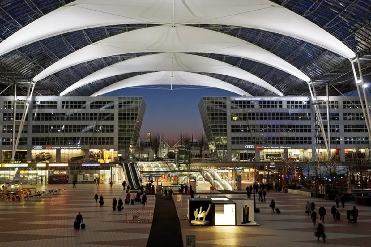 Эко-активисты парализовали работу аэропорта Мюнхена на два часа