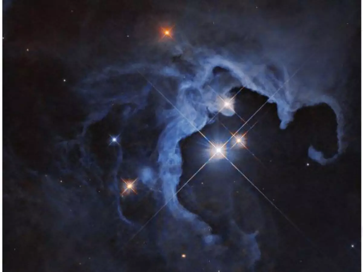 Hubble показал рассвет звезды, похожей на Солнце