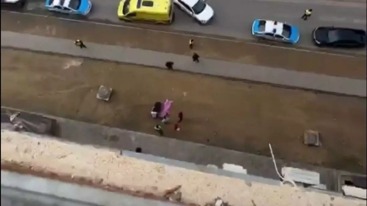 Еще одна женщина выпала из окна высотки в Актау