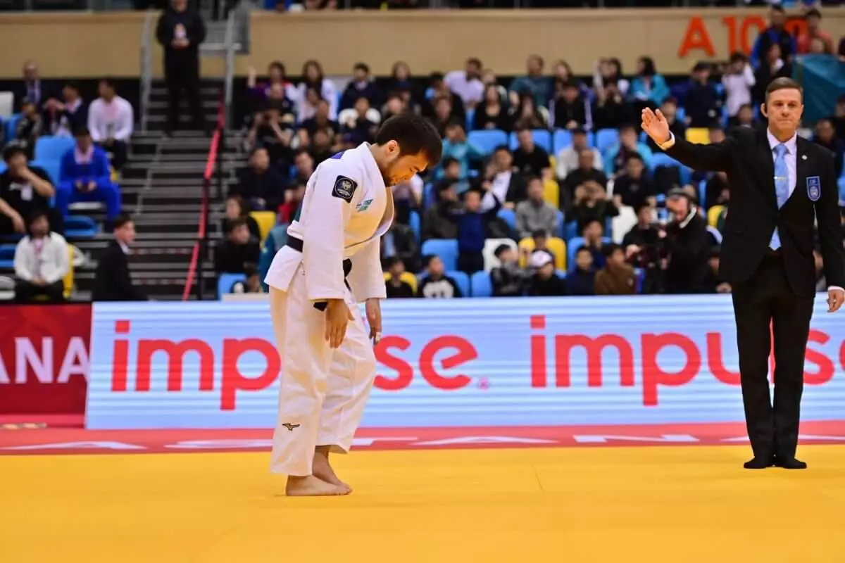 Казахстанцы с победы стартовали на чемпионате мира по дзюдо в ОАЭ