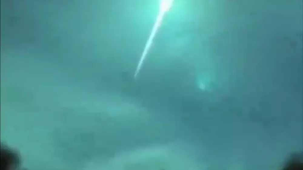 Загадочная вспышка в небе над Испанией и Португалией попала на видео