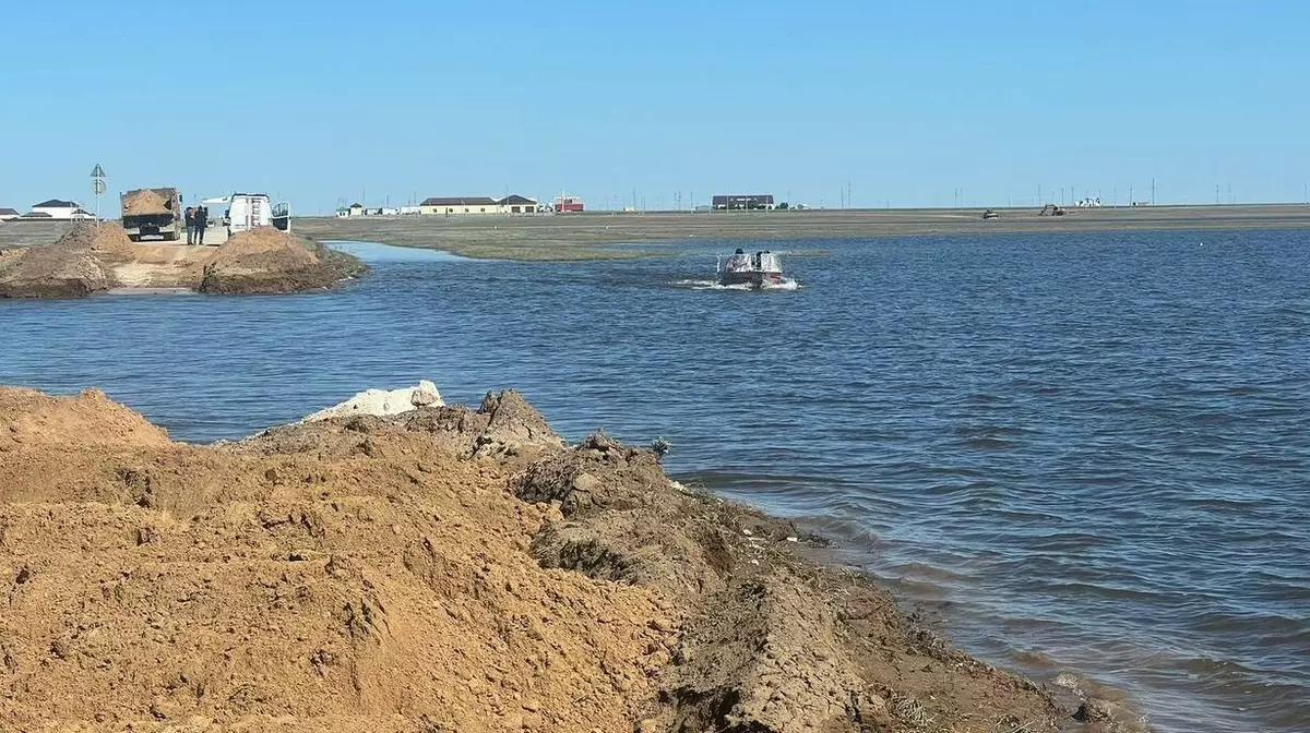 Уровень воды в реке Жайык превысил критические отметки сразу в 3 населенных пунктах