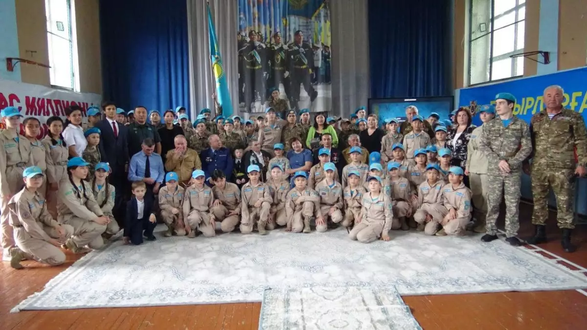 Алматинские школьники встретились с ветеранами