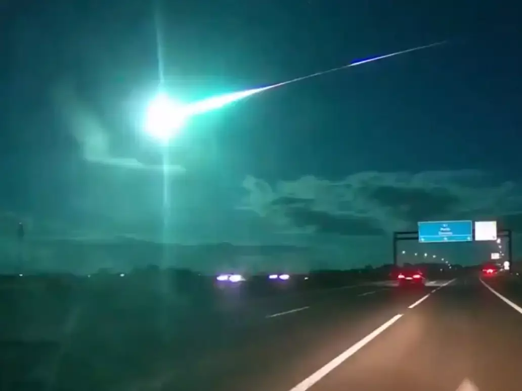 Крупный метеорит пролетел над Португалией