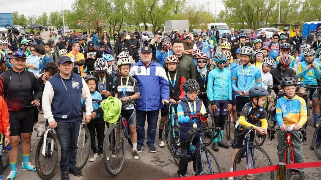 Астанада өткен бұқаралық велошеруге 500-ге жуық адам қатысты