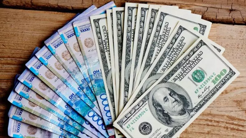 Эксперты рассказали о ситуации с курсом доллара в Казахстане