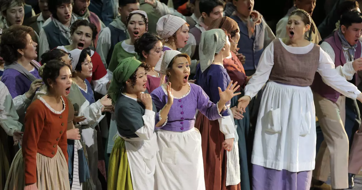   Astana Opera Халықаралық опера академиясының тыңдаушылары «Махаббат сусынын» дайындауда   