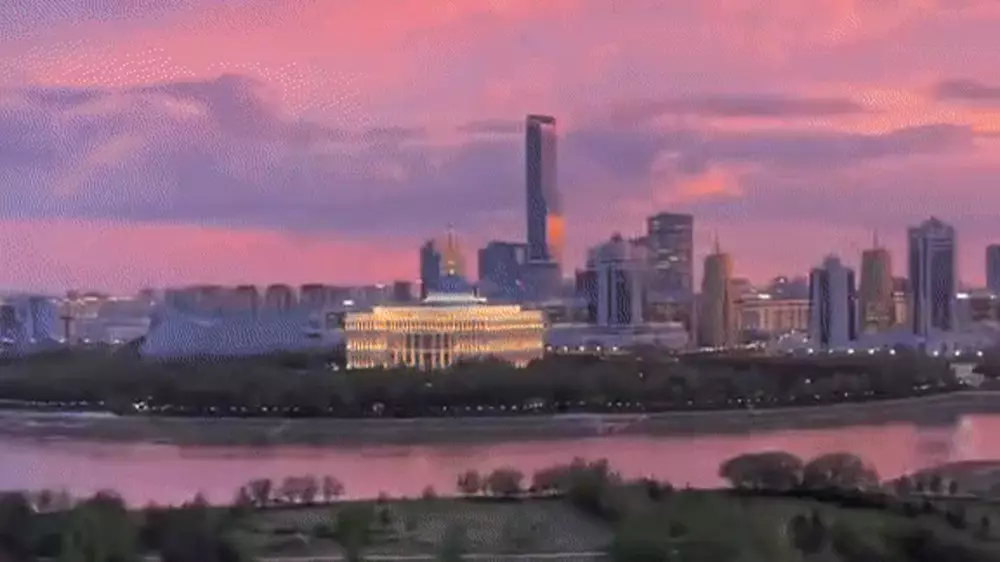 "Самый красивый закат в Казахстане": видео вызвало споры в сети