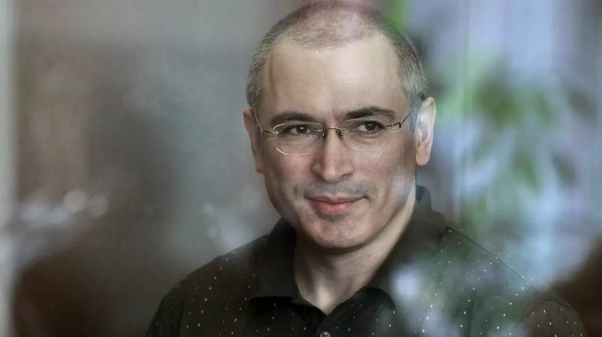 У Ходорковского и Лебедева хотят взыскать 1,4 млрд рублей