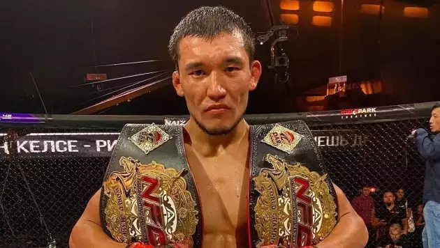 Казахстанского бойца отправили в UFC