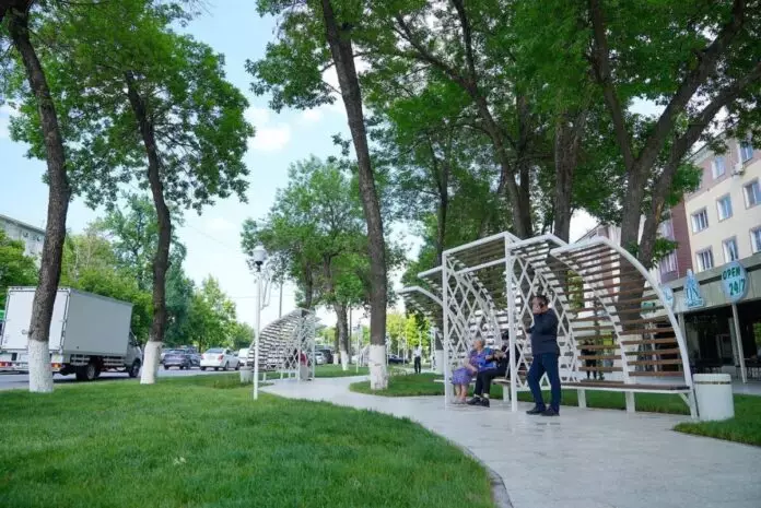 В Шымкенте открыли современный сквер на улице Желтоксан