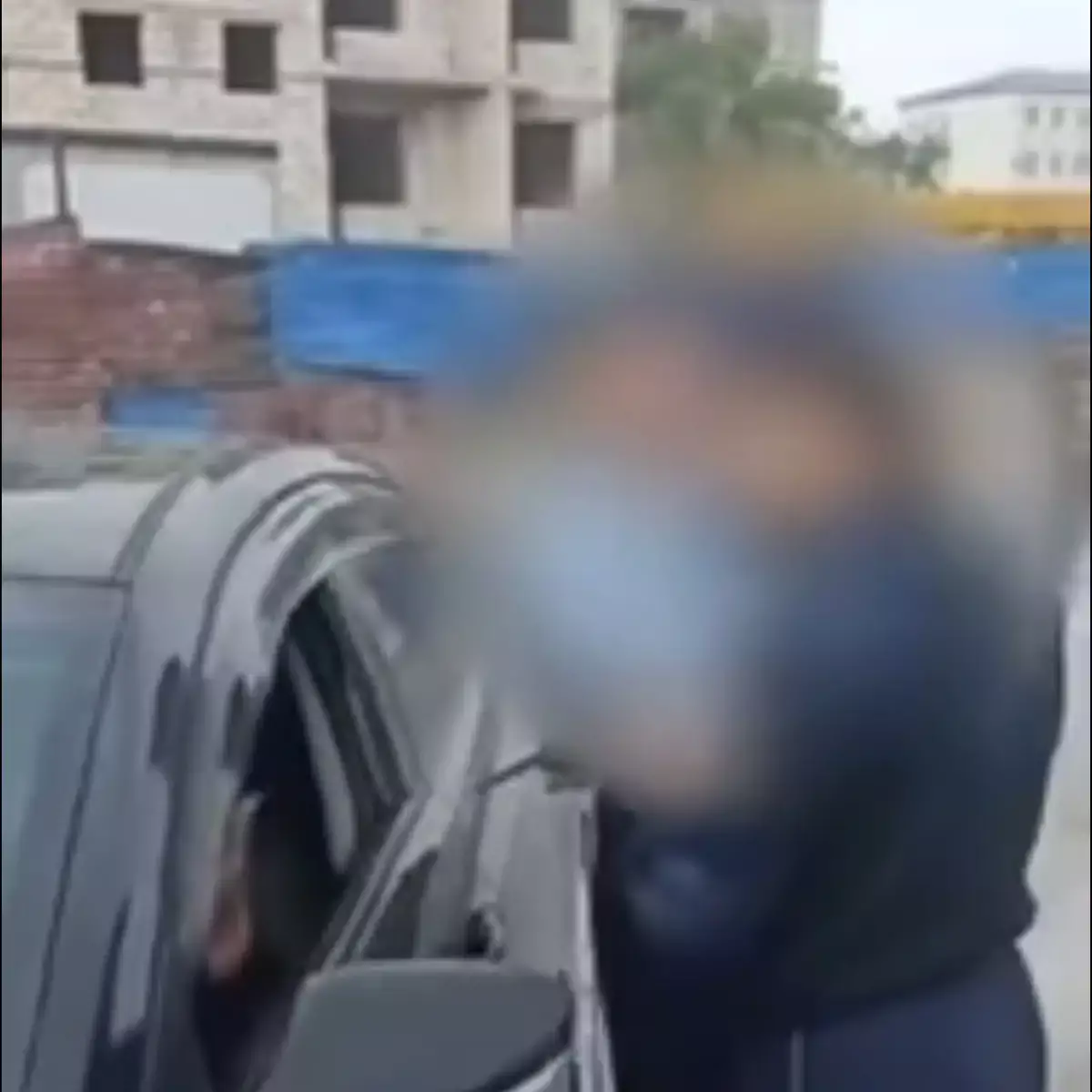 Видео конфликта жителя Жанаозена и женского экипажа полиции распространяется в соцсетях