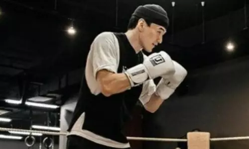 Нурлан Сабуров «перешел» в профессиональный бокс в США