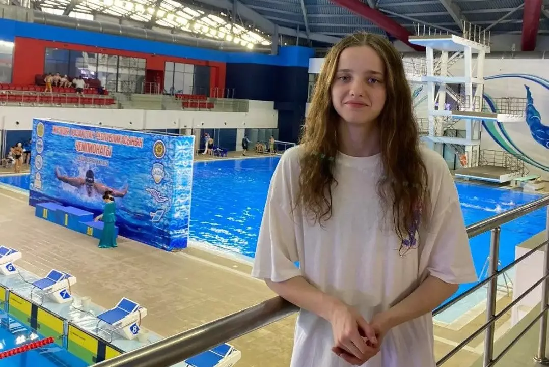 15-летняя казахстанка стала мастером спорта по плаванию