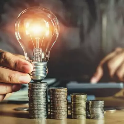 В Шахтинске, Сарани и Абайском, Бухар-Жаруском районах снижены тарифы на электроэнергию для бизнеса