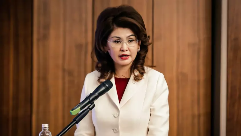 Министр Аида Балаева мәдениет саласының қызметкерлерін құттықтады