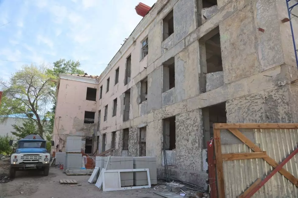 Заброшенные здания в Костанайской области реконструируют под жильё
