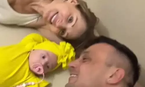 Илья Ильин и его супруга показали свою трехмесячную дочь. Видео
