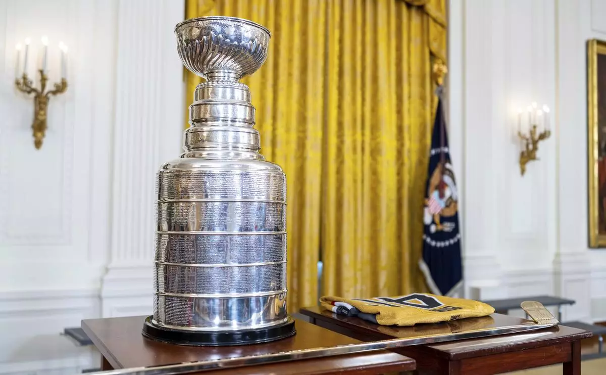 НХЛ третий год подряд запретила игрокам привозить Кубок Стэнли в Россию