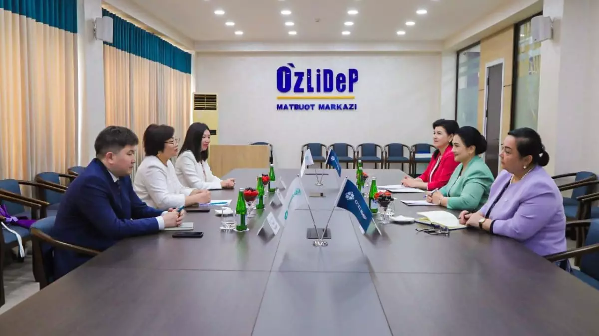 Женское крыло партии AMANAT наладило сотрудничество с коллегами из Узбекистана