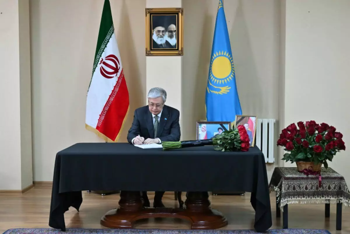 Президент Казахстана посетил посольство Ирана