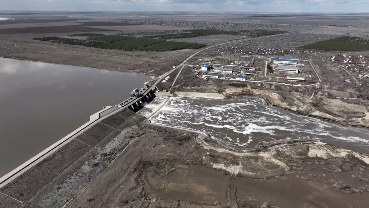 Паводки в Казахстане: Токаев заслушал отчет Бектенова о ликвидации последствий и восстановительных работах