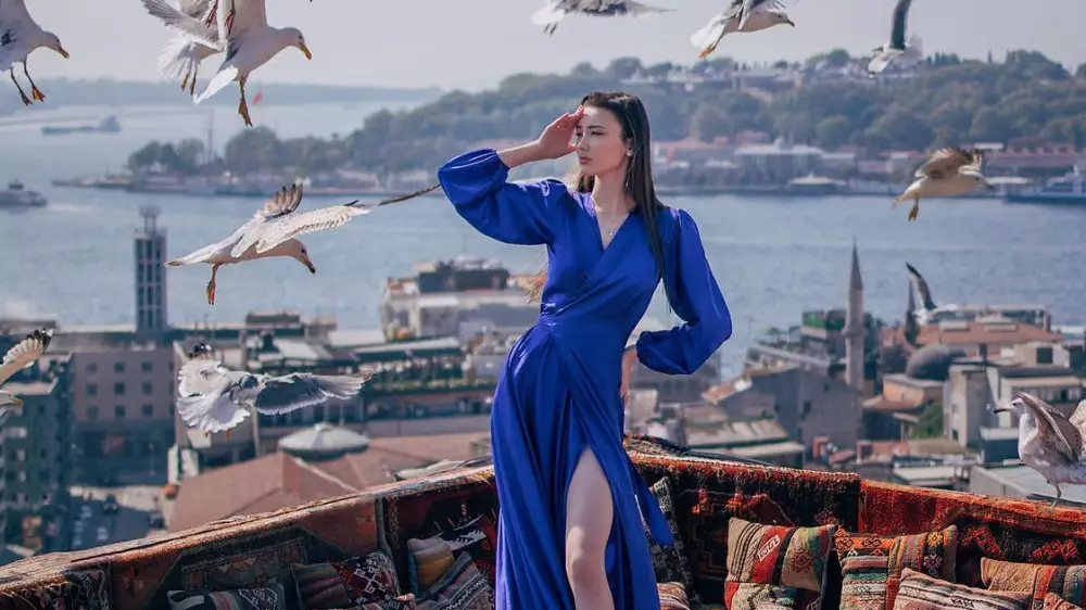 Сабина Алтынбекова восхитила фанатов фотографиями с пляжа