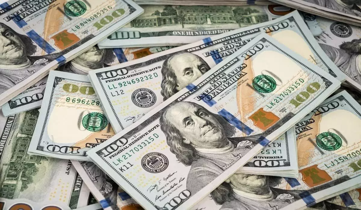 Курс доллара упал на бирже и в обменниках Казахстана